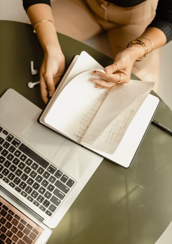 Thumbnail image for YouTube tutorial on how to turn handwriting into a font and upload it to Canva using free tools